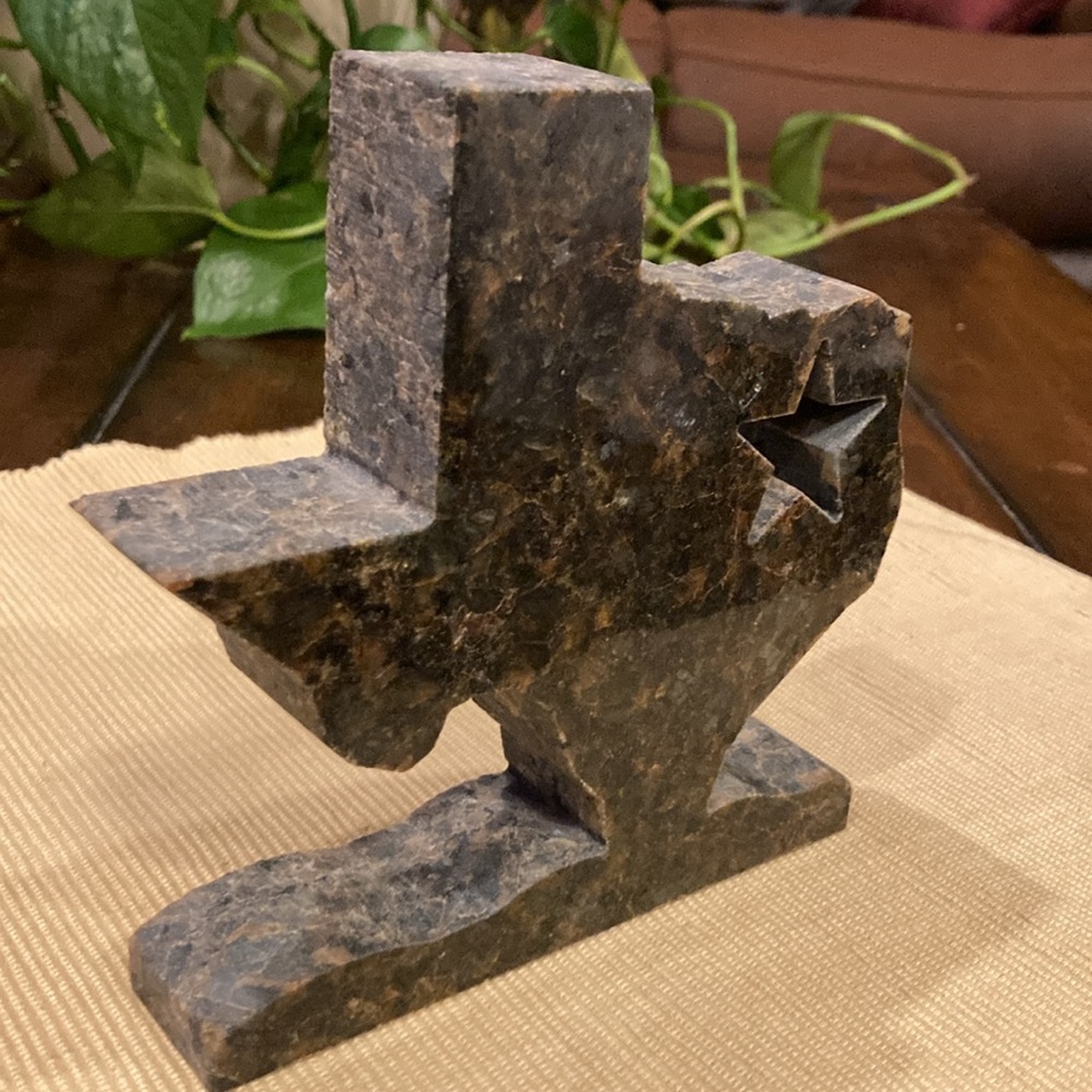 Granite Texas - Cut with Water Jet - Picture 3 of 11